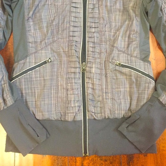 Lululemon Run: Back On Track Jacket - Picture 16 of 16